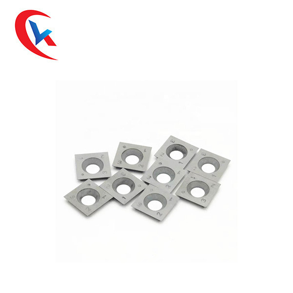 درج های کاربید چوبی مربعی 15*15*2.5mm 14*14*2mm برای پاشش